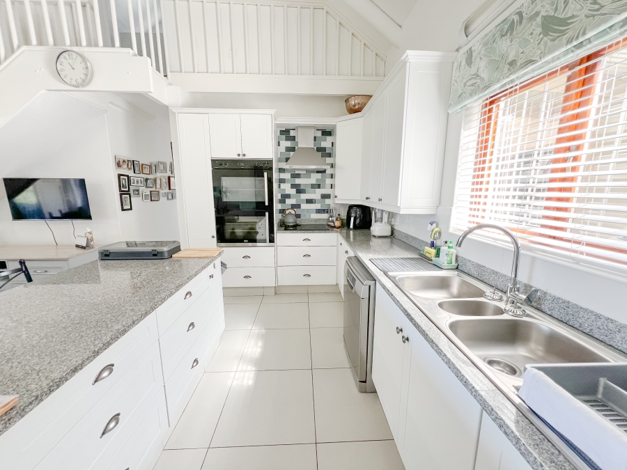 4 Bedroom Property for Sale in Keurbooms River Western Cape